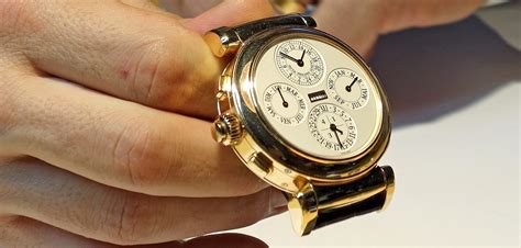 como saber si un reloj patek philippe es original|patek philippe official website.